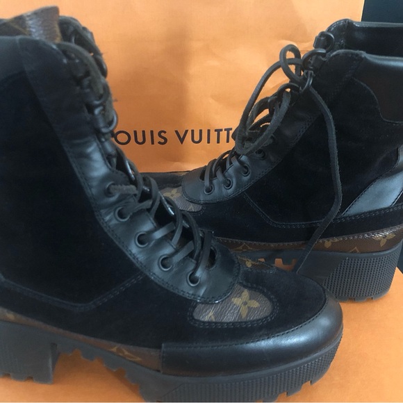 Boots - Picture 4 of 5